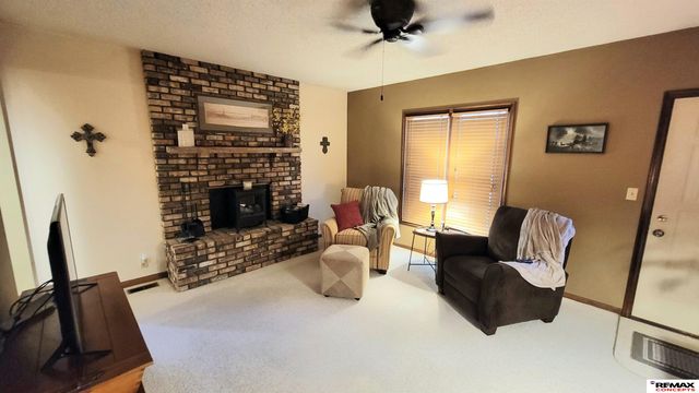 5400 S 65th Street Circle, Lincoln, NE 68516