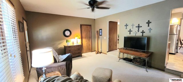 5400 S 65th Street Circle, Lincoln, NE 68516