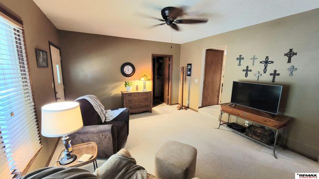5400 S 65th Street Circle, Lincoln, NE 68516