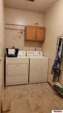 5400 S 65th Street Circle, Lincoln, NE 68516
