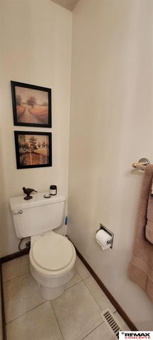 5400 S 65th Street Circle, Lincoln, NE 68516