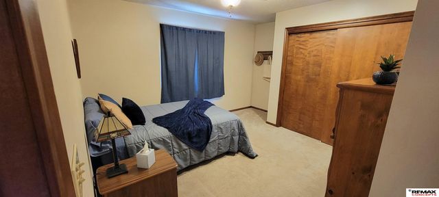 5400 S 65th Street Circle, Lincoln, NE 68516