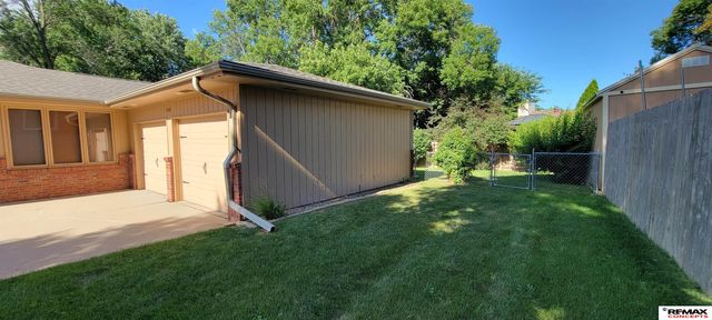 5400 S 65th Street Circle, Lincoln, NE 68516