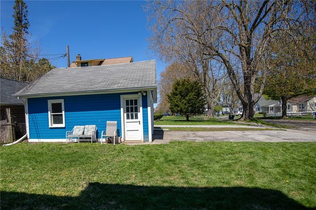 1636 Chili Ave, Gates, NY 14624
