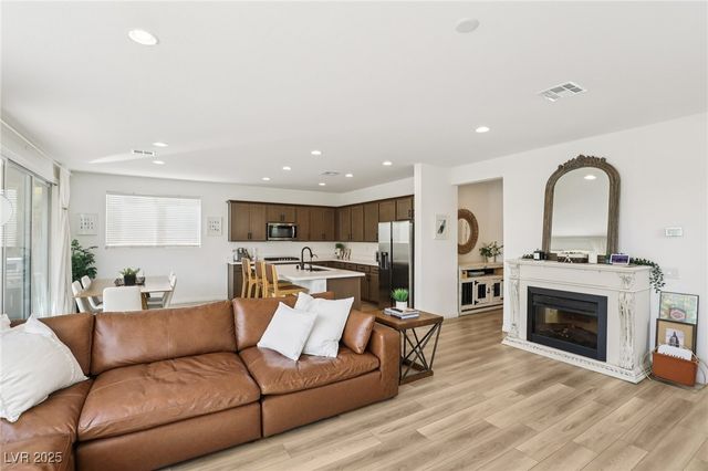 9831 West Oleta Avenue, Las Vegas, NV 89178