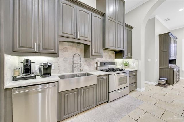 5706 N 3rd Lane, Mcallen, TX 78504
