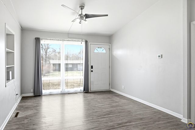 3120 SW Central Park AVE, Topeka, KS 66611