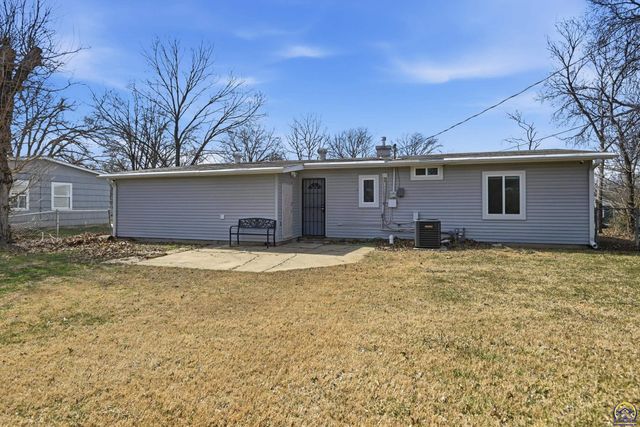 3120 SW Central Park AVE, Topeka, KS 66611