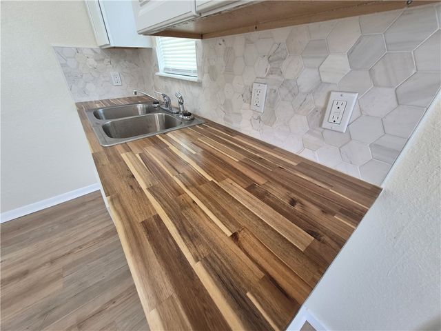 1409 Buenos Aires St, Corpus Christi, TX 78417