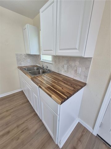 1409 Buenos Aires St, Corpus Christi, TX 78417