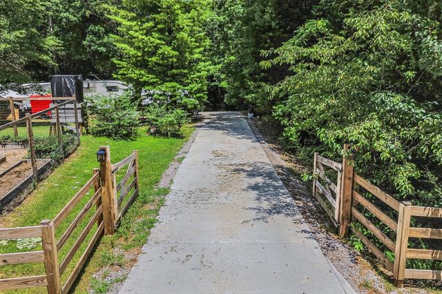 1005 Peery Rd, Kingston Springs, TN 37082