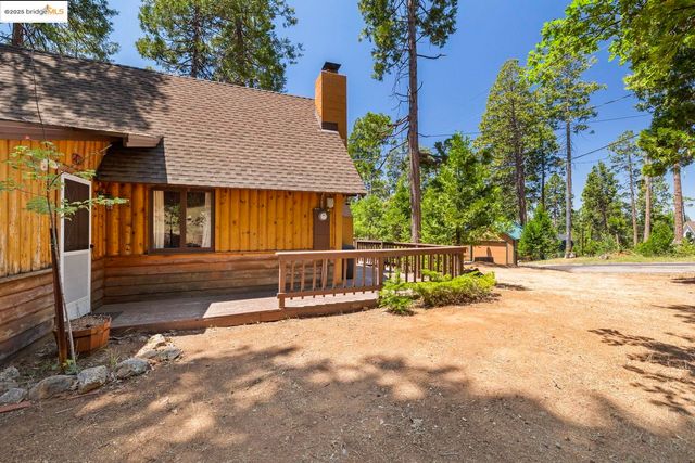 24315 Jeanita LN, Mi Wuk Village, CA 95346