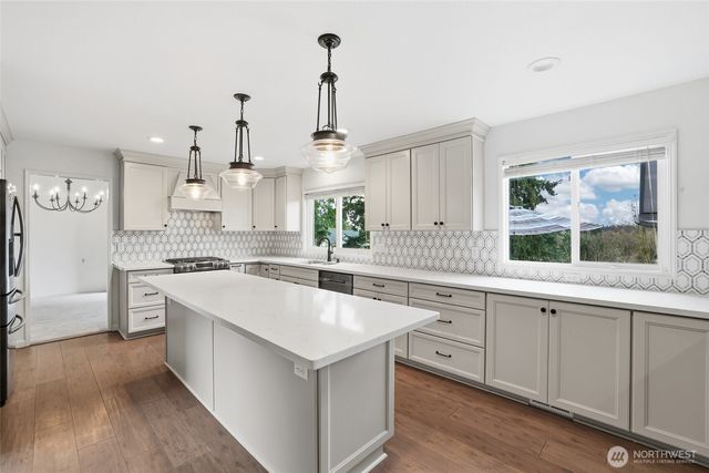 1113 SW 325th Place, Federal Way, WA 98023