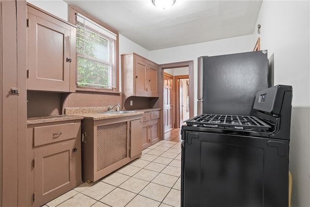 2812 Jenny Lind Street, East Mckeesport, PA 15132