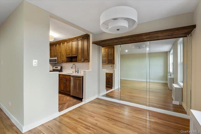 84-29 155 Avenue 5J, Howard Beach, NY 11414