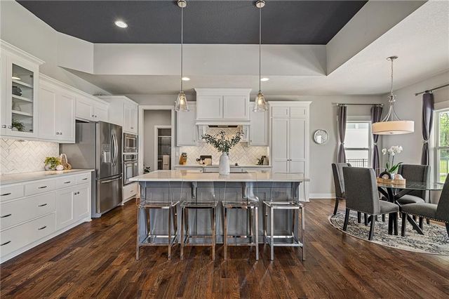15854 W 165th Terrace, Olathe, KS 66062