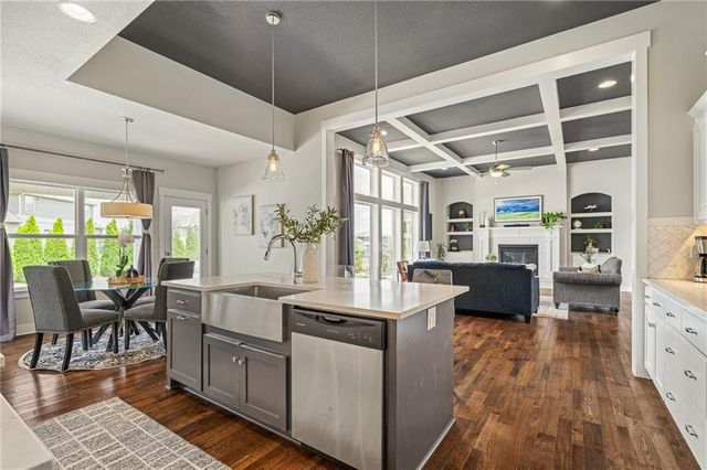 15854 W 165th Terrace, Olathe, KS 66062