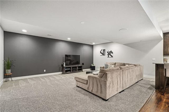 15854 W 165th Terrace, Olathe, KS 66062