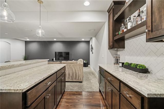 15854 W 165th Terrace, Olathe, KS 66062