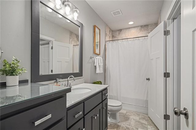 15854 W 165th Terrace, Olathe, KS 66062