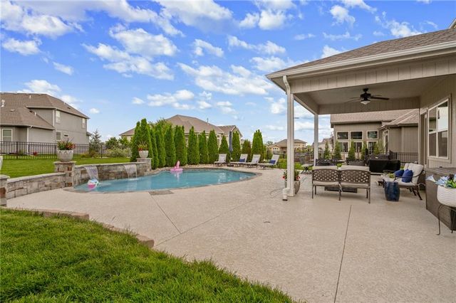 15854 W 165th Terrace, Olathe, KS 66062