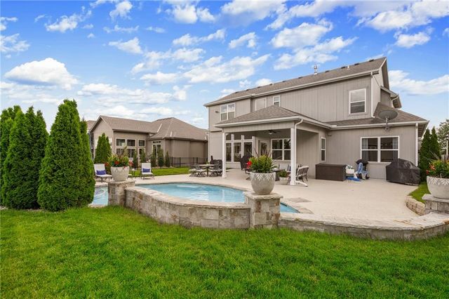 15854 W 165th Terrace, Olathe, KS 66062