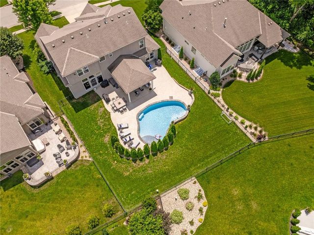 15854 W 165th Terrace, Olathe, KS 66062