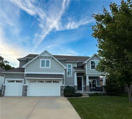 15854 W 165th Terrace, Olathe, KS 66062
