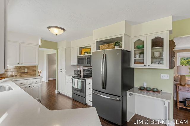 310 W 48th Street, Holland, MI 49423