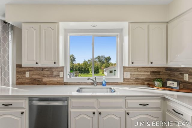 310 W 48th Street, Holland, MI 49423