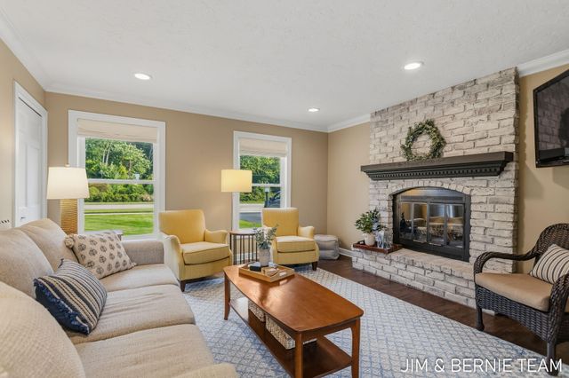 310 W 48th Street, Holland, MI 49423