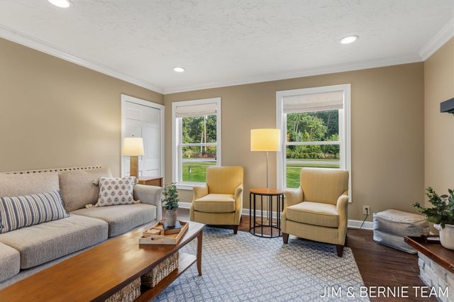 310 W 48th Street, Holland, MI 49423