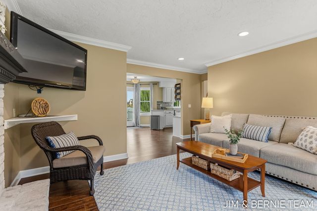 310 W 48th Street, Holland, MI 49423