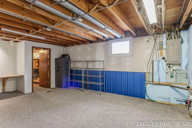 310 W 48th Street, Holland, MI 49423