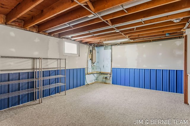 310 W 48th Street, Holland, MI 49423