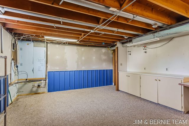 310 W 48th Street, Holland, MI 49423