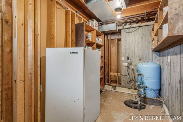 310 W 48th Street, Holland, MI 49423