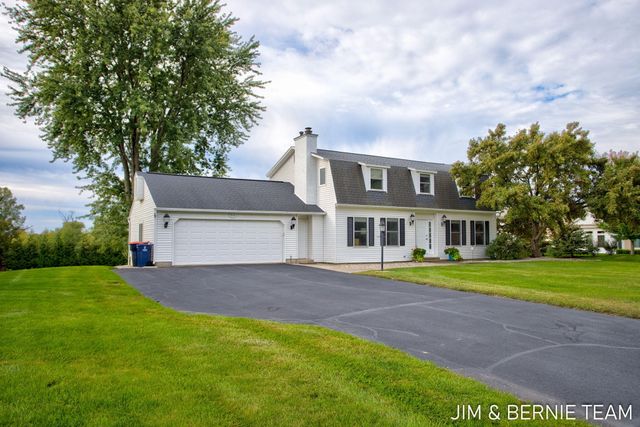 310 W 48th Street, Holland, MI 49423