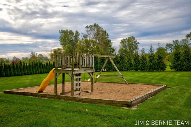 310 W 48th Street, Holland, MI 49423