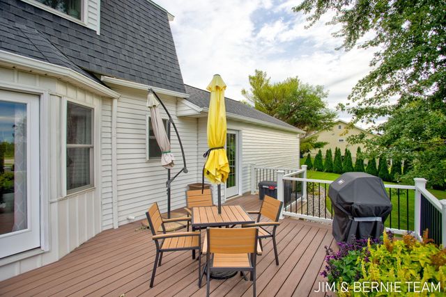 310 W 48th Street, Holland, MI 49423