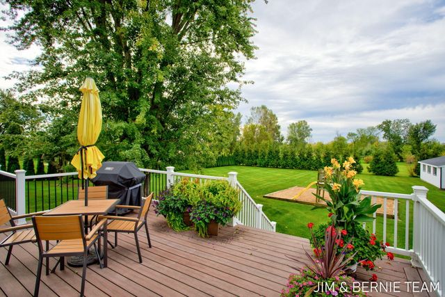 310 W 48th Street, Holland, MI 49423