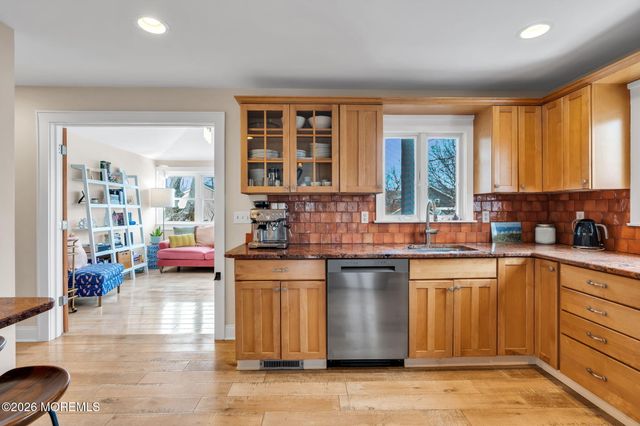 19 Maplewood Avenue, Rumson, NJ 07760