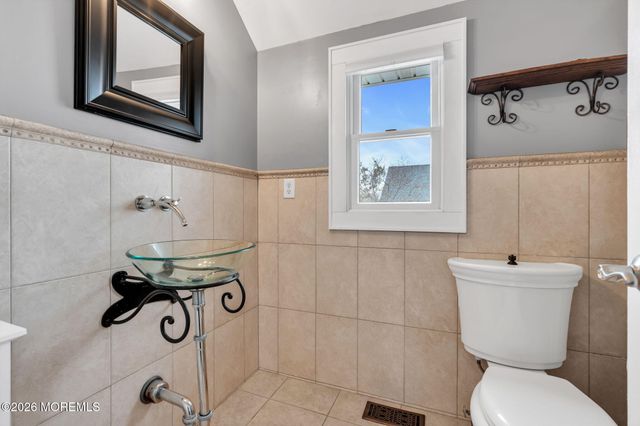 19 Maplewood Avenue, Rumson, NJ 07760