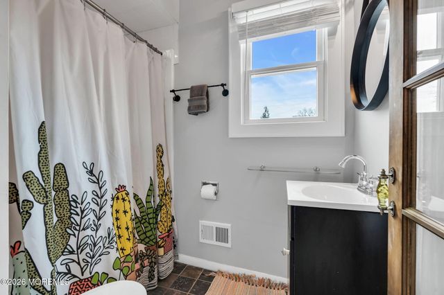 19 Maplewood Avenue, Rumson, NJ 07760