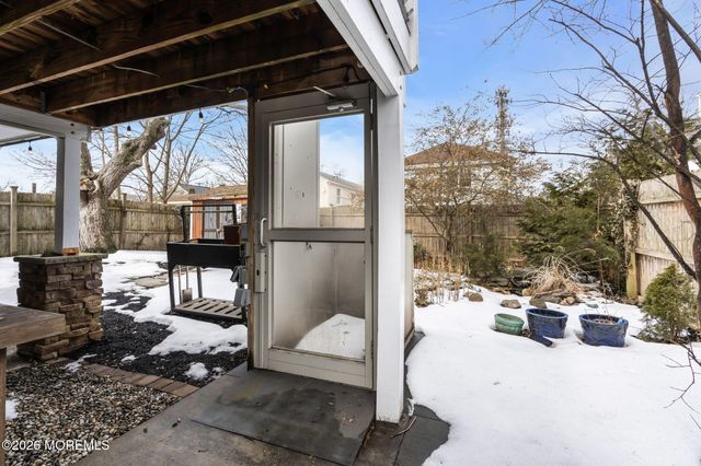 19 Maplewood Avenue, Rumson, NJ 07760