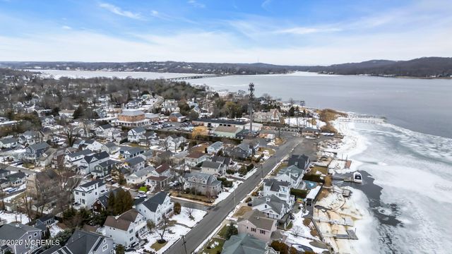 19 Maplewood Avenue, Rumson, NJ 07760