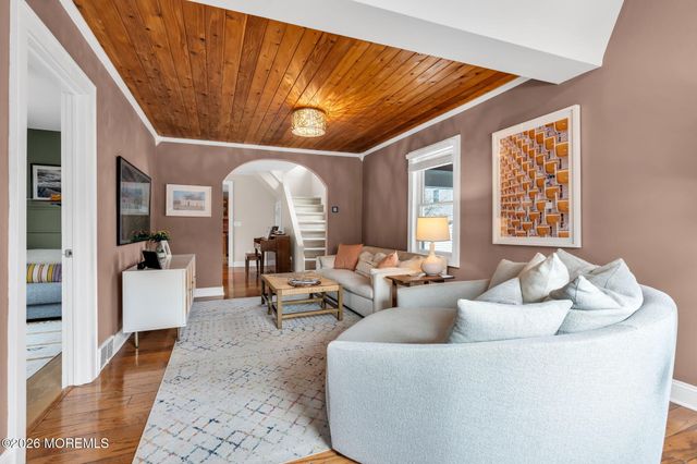 19 Maplewood Avenue, Rumson, NJ 07760