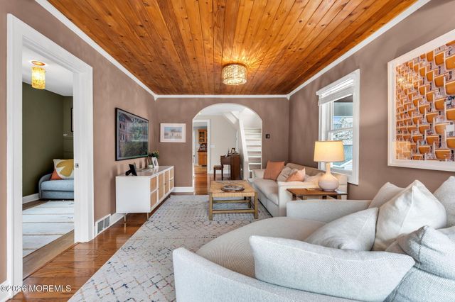 19 Maplewood Avenue, Rumson, NJ 07760