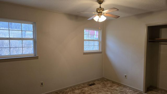 1484 Blythe Ferry Road, Dayton, TN 37321