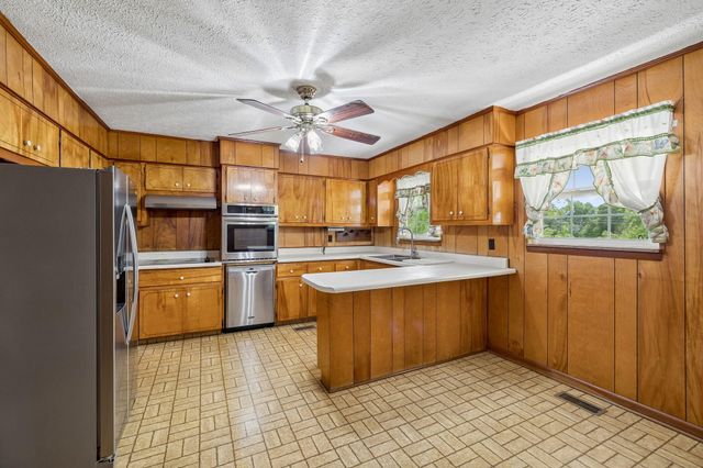 1484 Blythe Ferry Road, Dayton, TN 37321